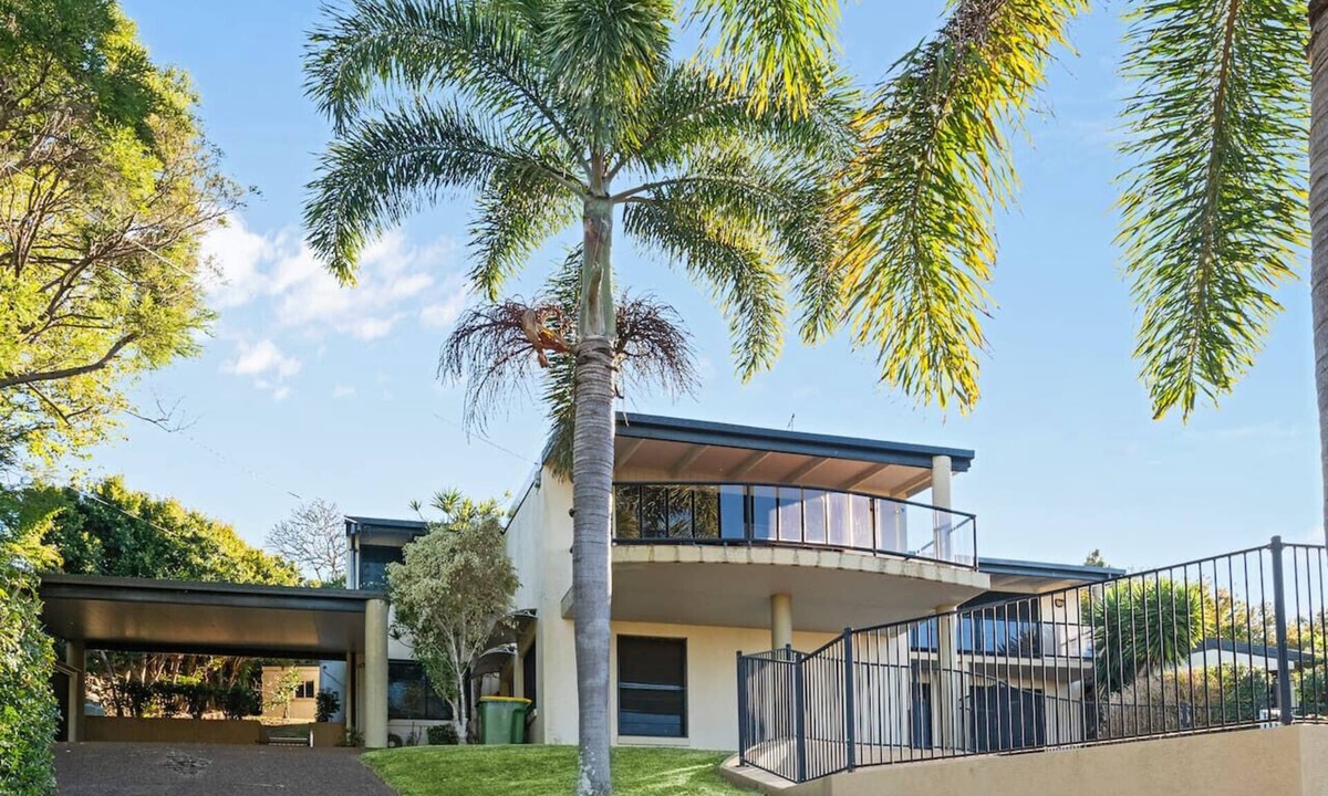 Ormiston House | Costal 4BR Ormiston Home w/Pool & Wide Sea Views