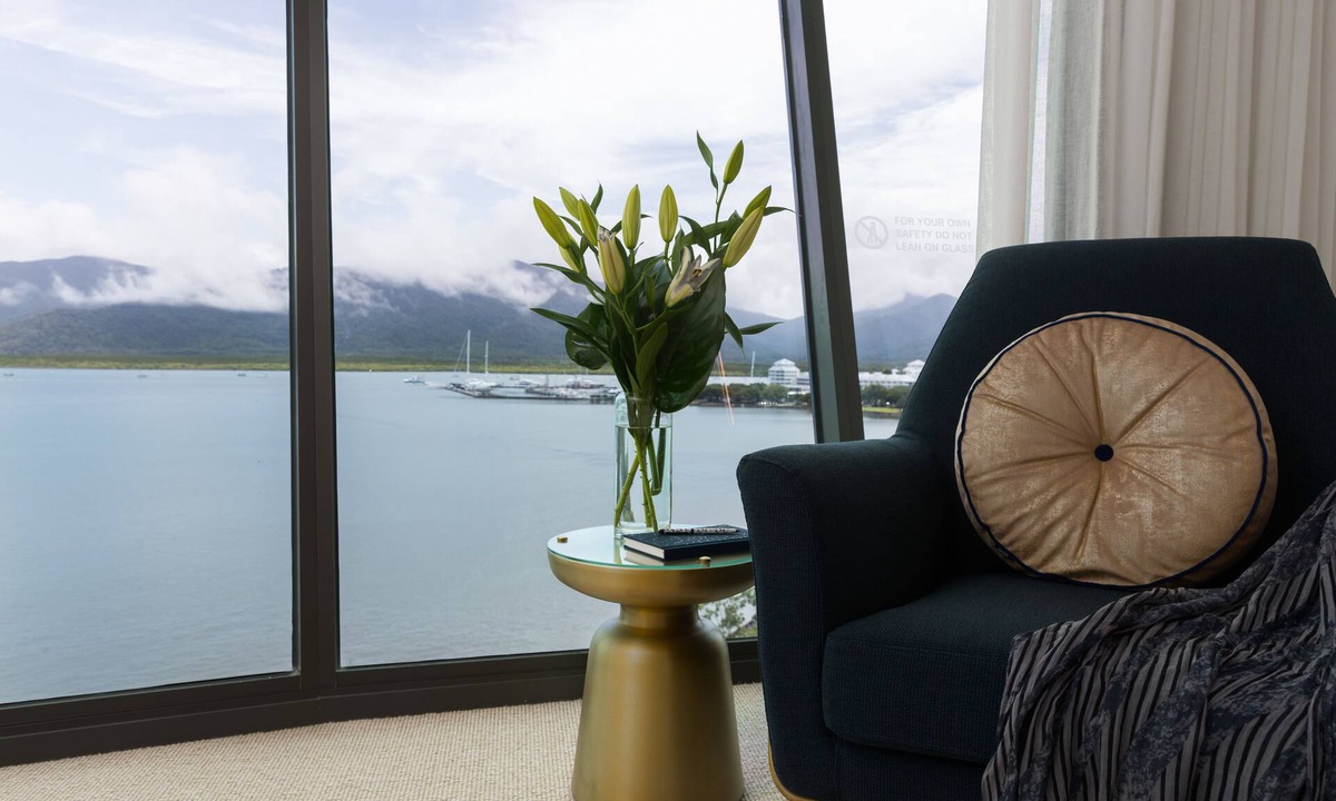 Cairns Central Business District Hotel | Crystalbrook Riley