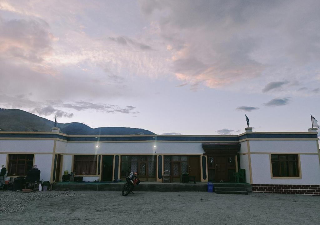 Spangmik House | Deachen Khangsar