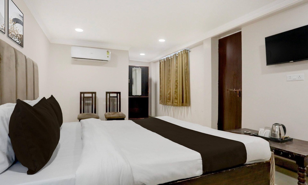 Civil Lines House | Deluxe Heritage Hotel