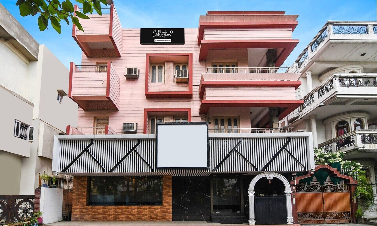 Sector 1 House | DeluxeHarry Guest House