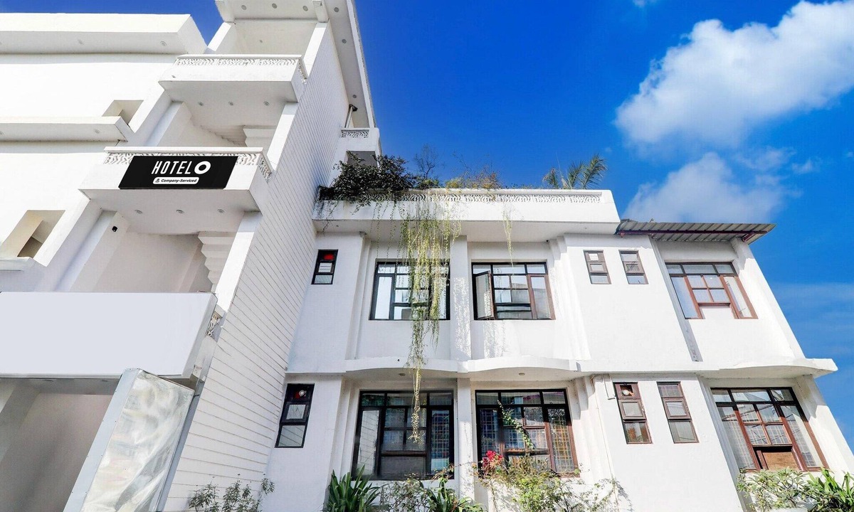 Indira Nagar House | DeluxeVibrant Inn