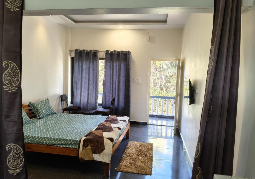 Niravade Bed & Breakfast | Dev's Resort & Restaurant