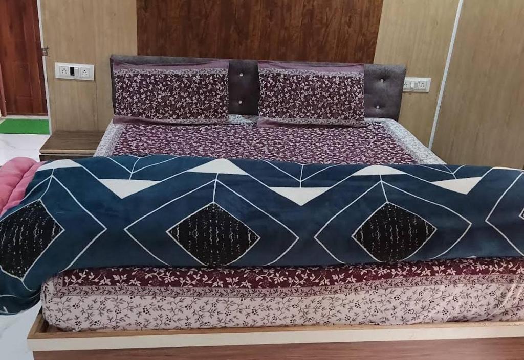 Gaurikund House | Devlok Hotel & Restaurant