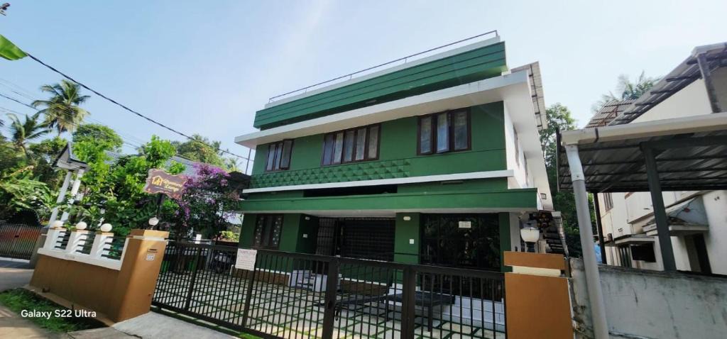 Thrissur Bed & Breakfast | Dreamers Lounge