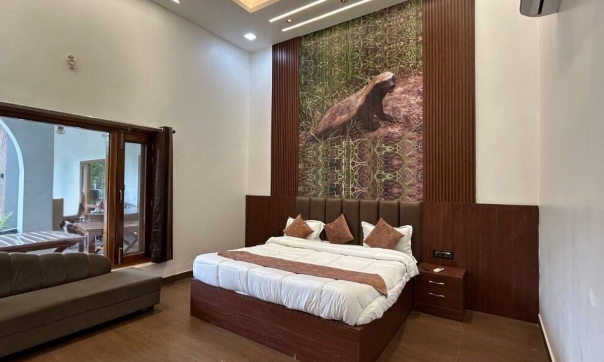 Puranpur Hotel | Earth Home Pilibhit