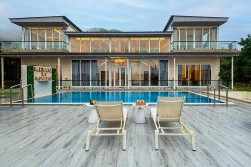 Lonavala Villa | ELIVAAS Signature Meraki Villa - Luxe 5 BHK Glass Villa With Private Pool, Balcony, Garden & Gazebo