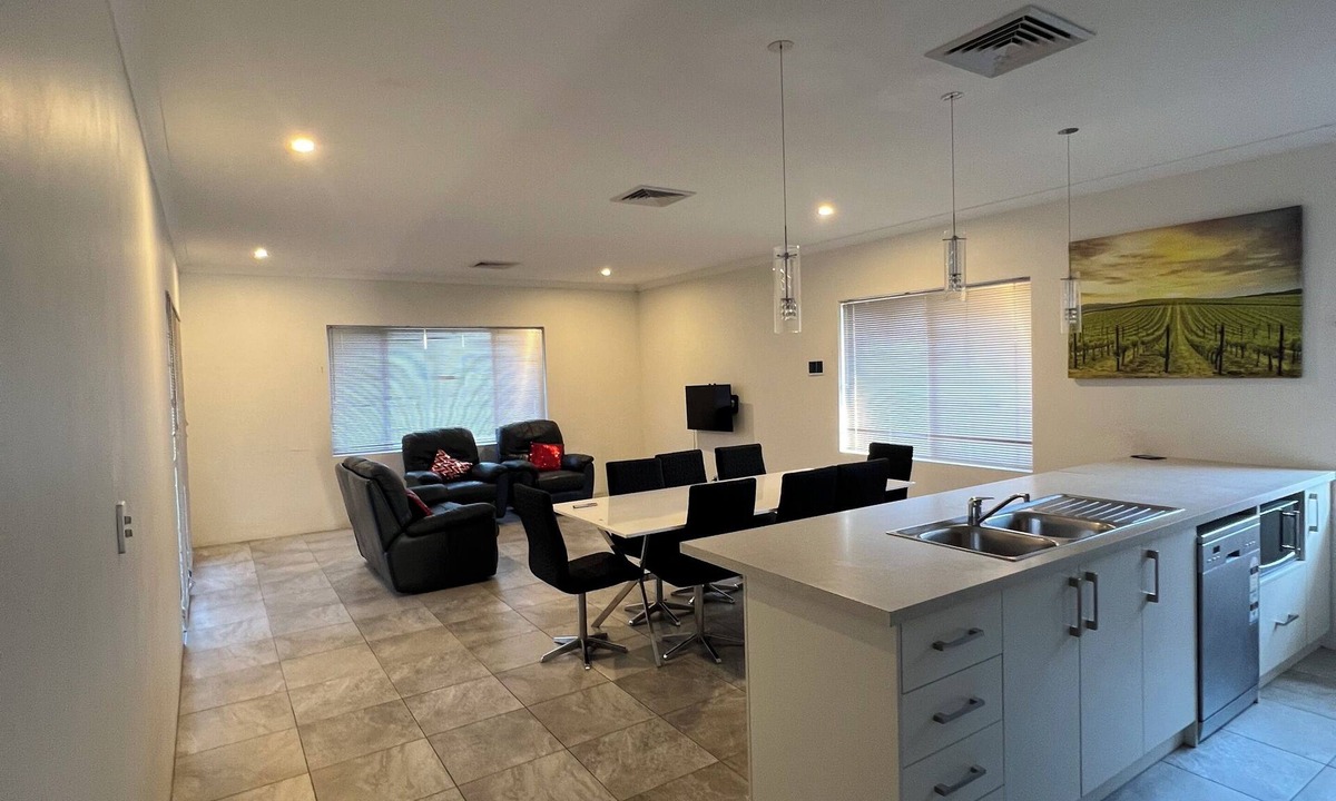 Upper Swan House | Elshaddai homes B