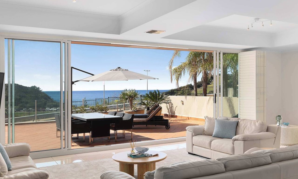 Terrigal Apartment | Esplanade Apt: Ocean View Terrace, Sleeps 8