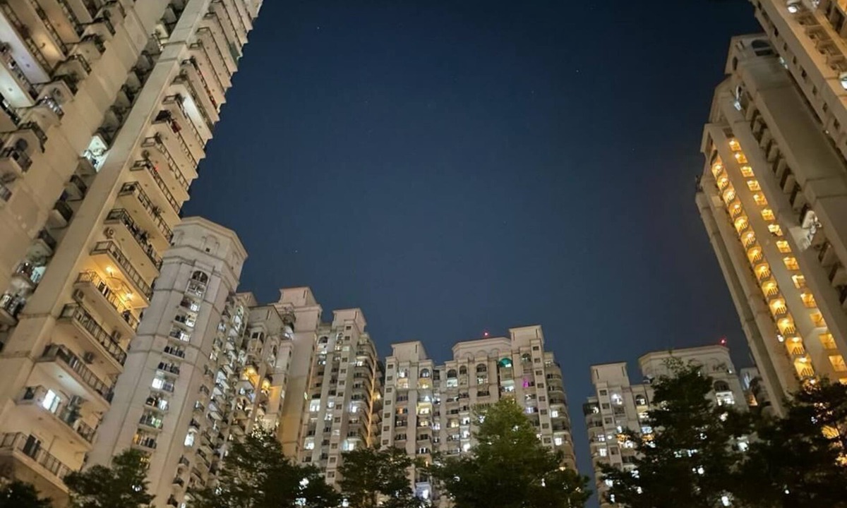 New Delhi Apartment | Executive Studio Apt in DLF Midtown West Delhi