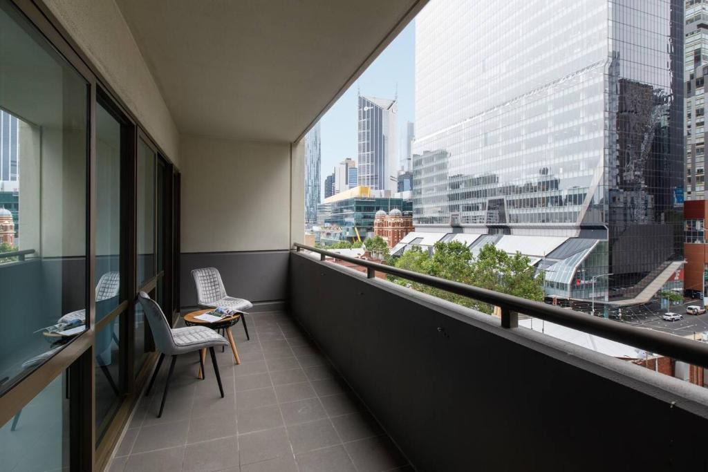 Chinatown Apartment | Executive Urban Living with Balcony & Heated Pool