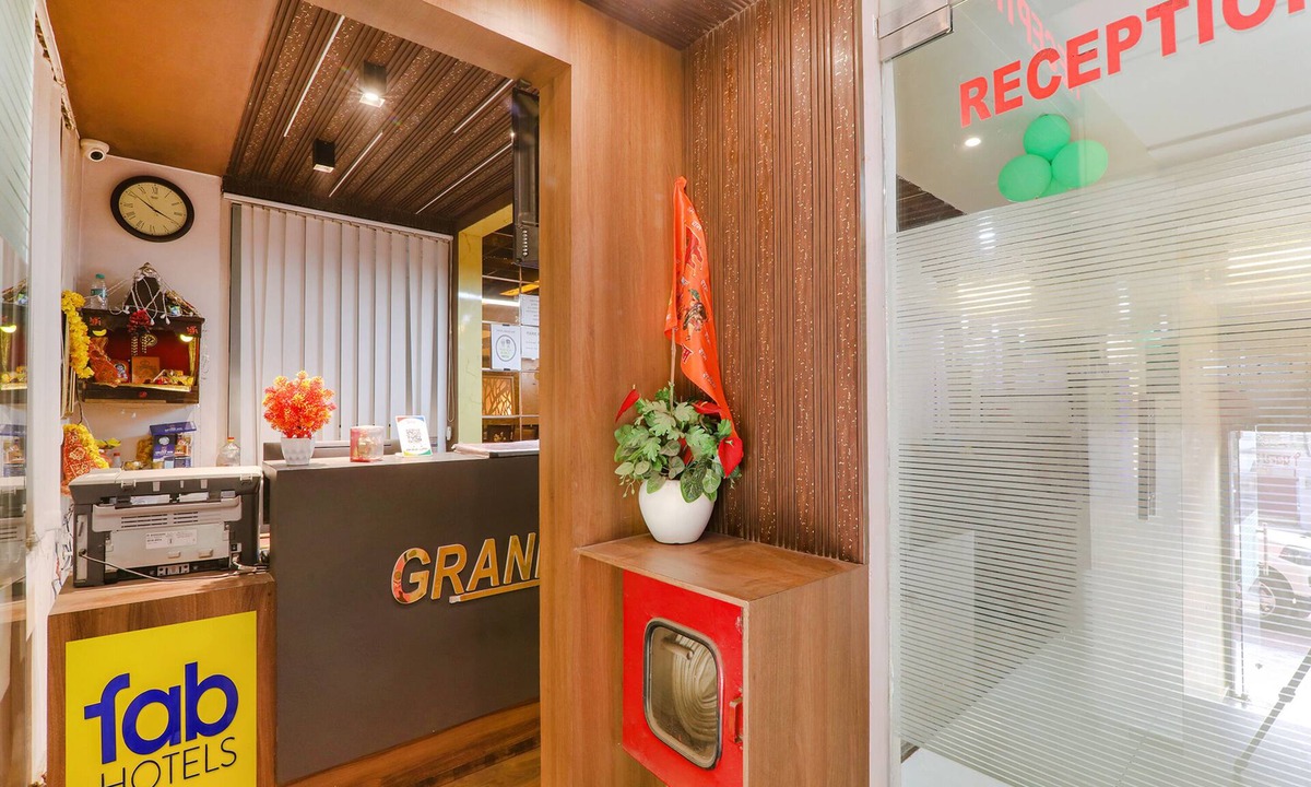 Indira Nagar Hotel | Fabexpress Grand Inn
