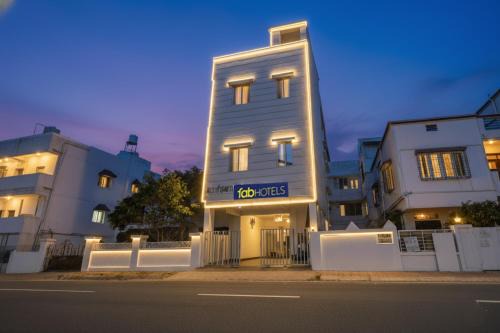 Pune Hotel | FabHotel Galaxy Airport Inn, Airport Road
