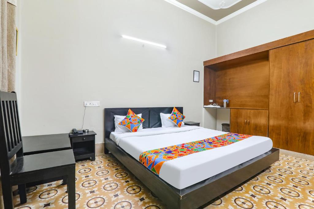 Allahabad Hotel | FabHotel Harmony