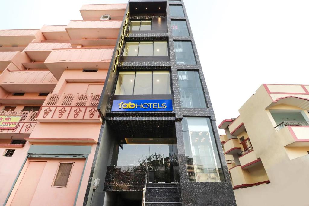 Varanasi Hotel | FabHotel Lemon Grass - Assi Ghat