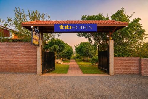 Tasgaon Hotel | FabHotel Nakshtra Resort