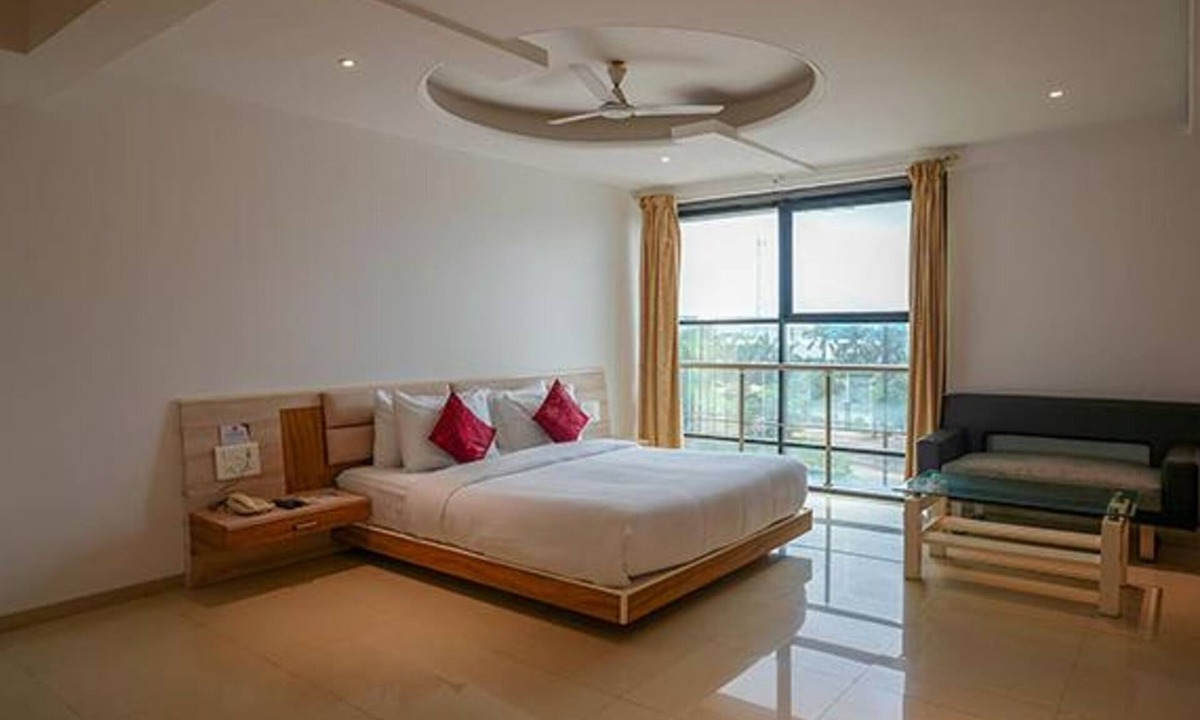 Kadachiwadi Hotel | FabHotel Prime Rester Select Chakan