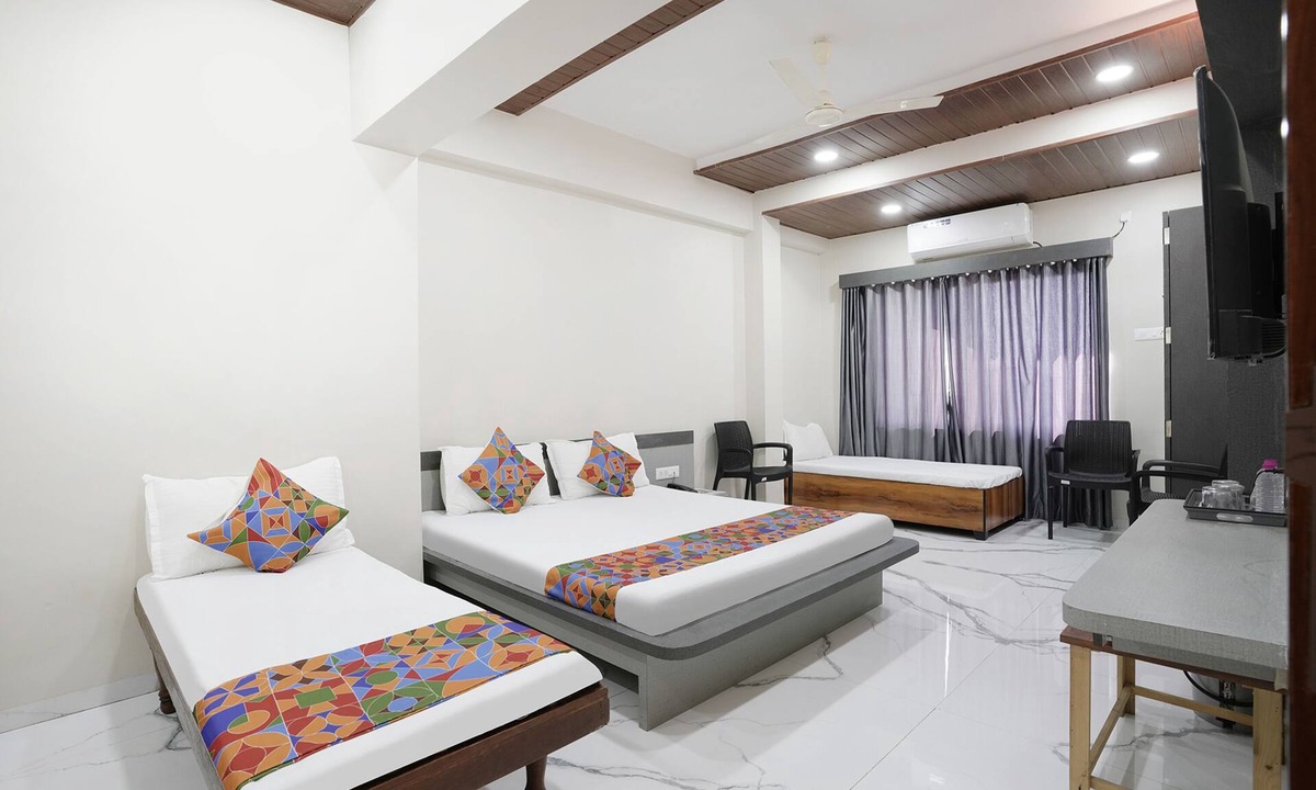 Niphad Hotel | Fabhotel Priya Lodging