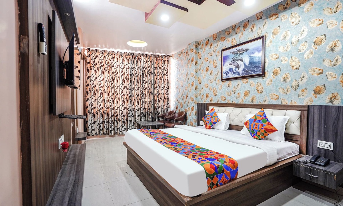 Allahabad Hotel | FabHotel Rameshwar Inn