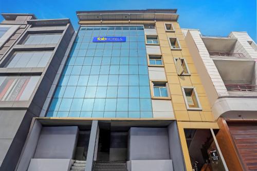 Kalkaji Hotel | FabHotel Red Apple II