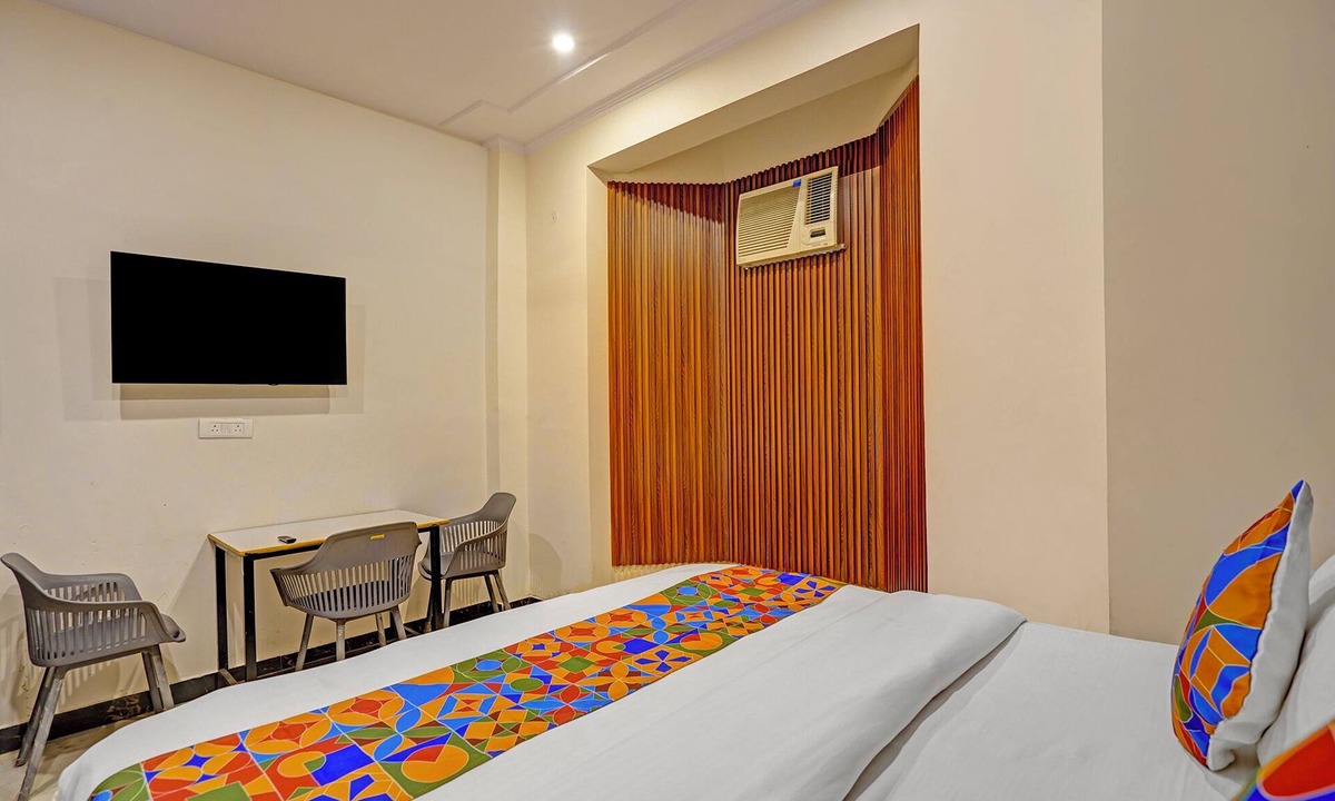 Kaushambi Hotel | Fabhotel Rn Residency