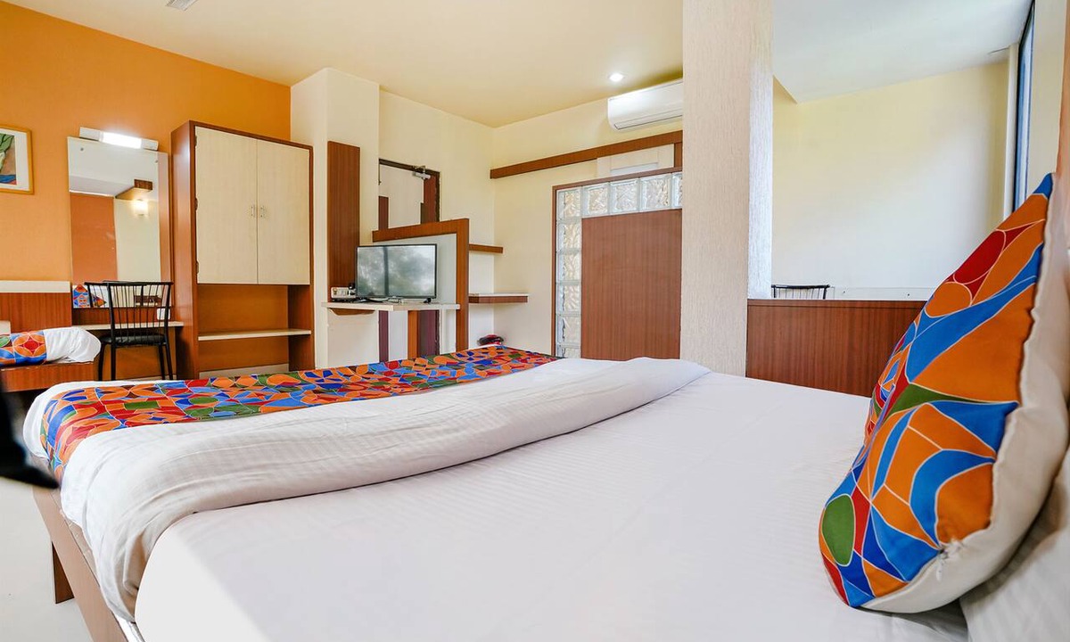 Nashik Hotel | Fabhotel Samrat