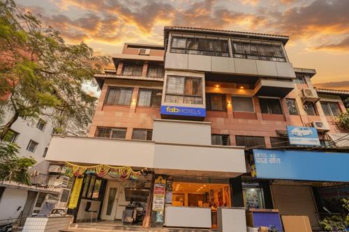 Nashik Hotel | FabHotel Saroj Inn - Mumbai Naka