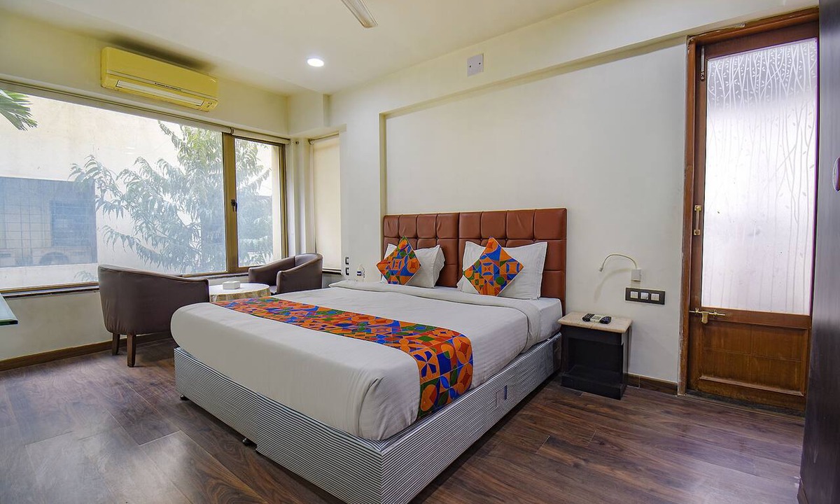 Wakad Hotel | Fabhotel Sr Wakad