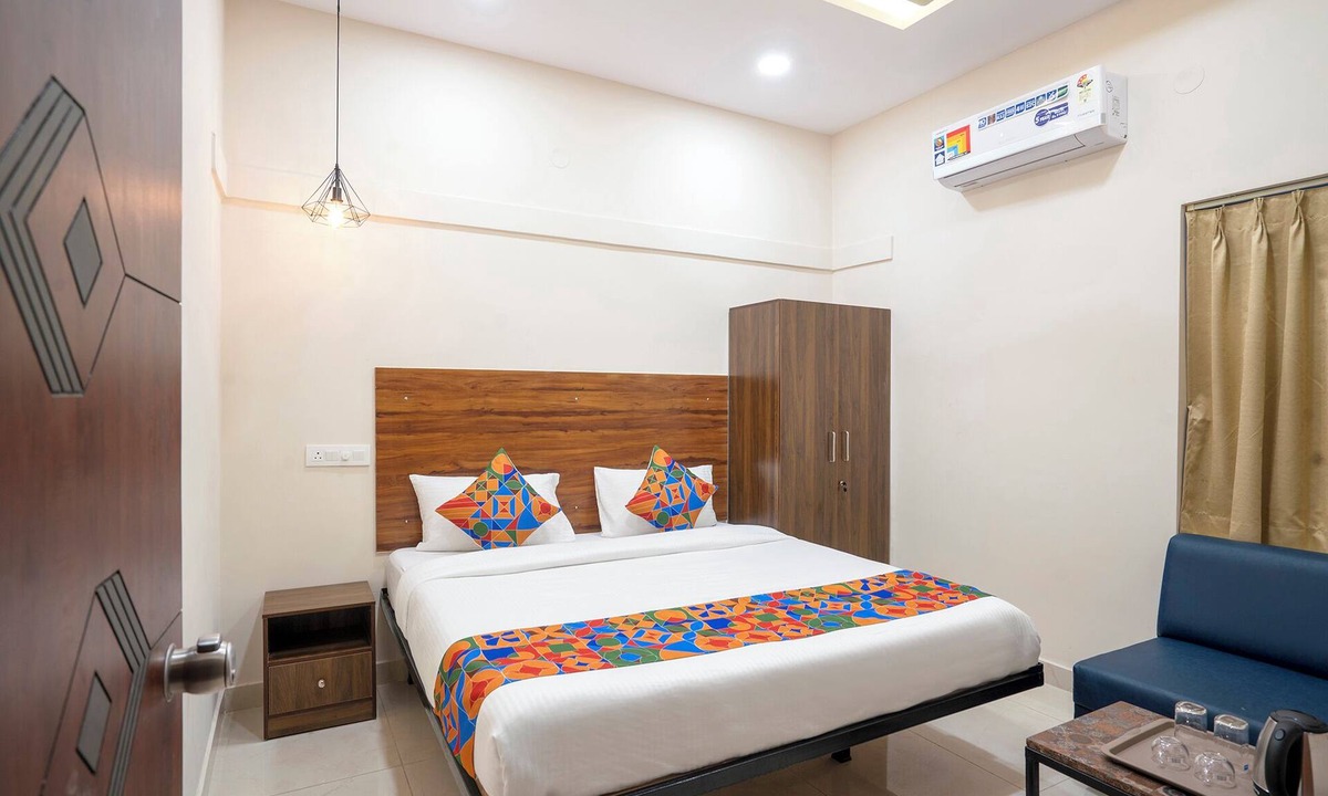 Hyderabad Hotel | Fabhotel Three Waves