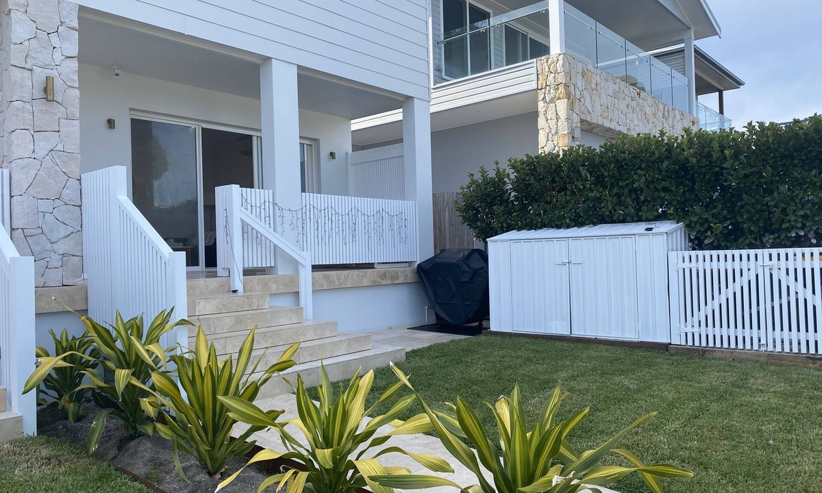 Collaroy Plateau House | Family Friendly Collaroy 4Br Lower Level Self Contained Home Close to Beach