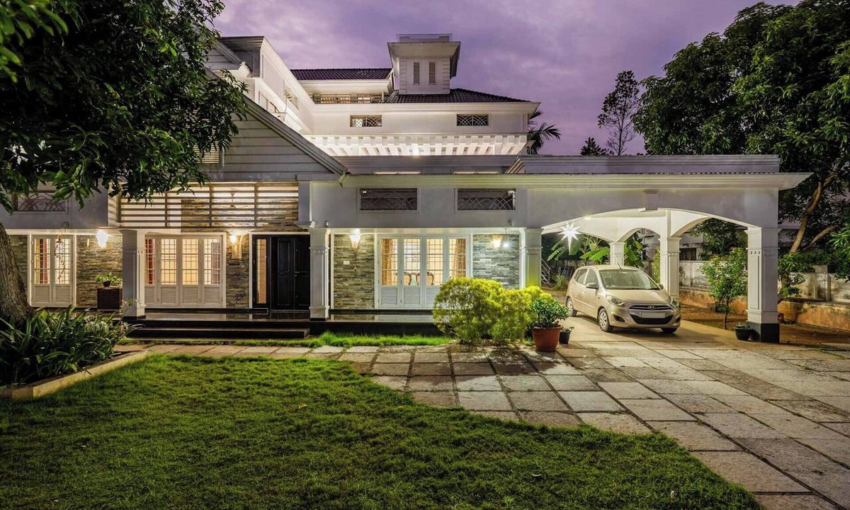 North Paravur House | Family Friendly Private Pool Villa, Kochi Near Kadamakudi and Lulu