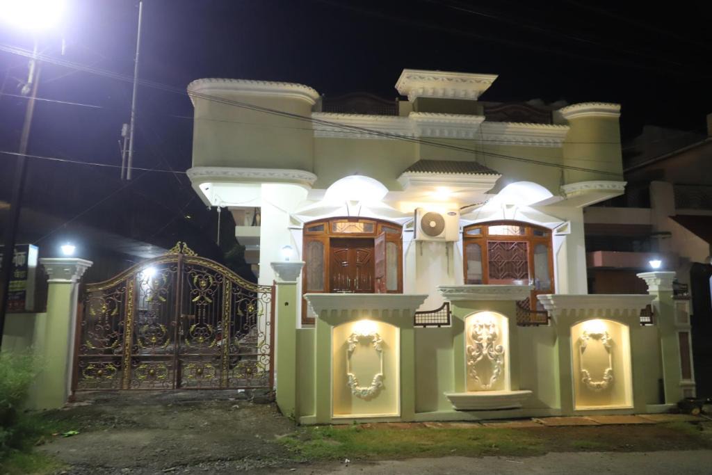 Jabalpur Apartment | FAMILYSTAYHOME