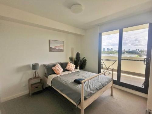 Wentworth Point Apartment | Fantastic Waterview 1 bedroom apt for 4 sleeps