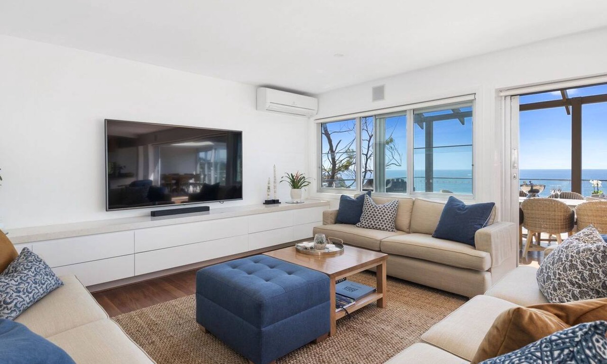 Whale Beach House | FEATHER TOP by Palm Beach Holiday Rentals