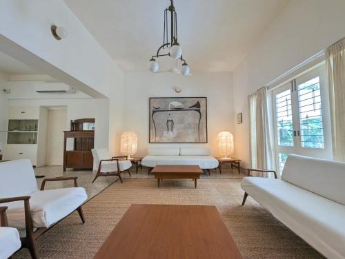 Navrangpura Bed & Breakfast | Fouzdar House - A LuxUnlock Private Retreat