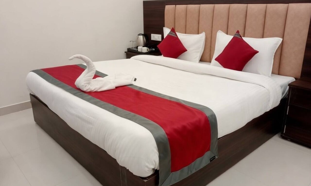 Mohanlalganj Resort | Gaura Resort