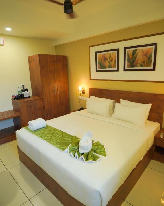 Kakkanad Hotel | Golden Cassia Infopark Business Hotel