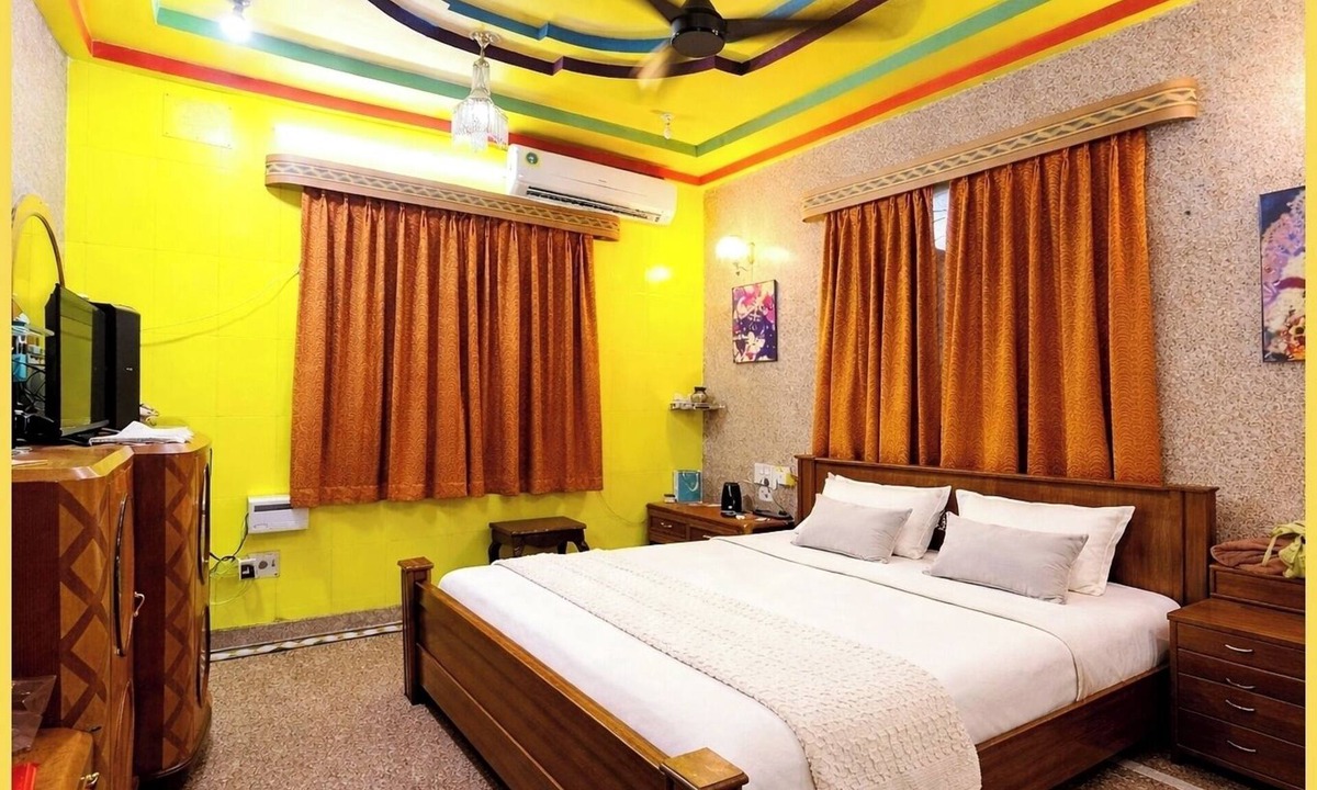 Vrindavan House | Gopal Residency near Keli Kunj & ISCKON