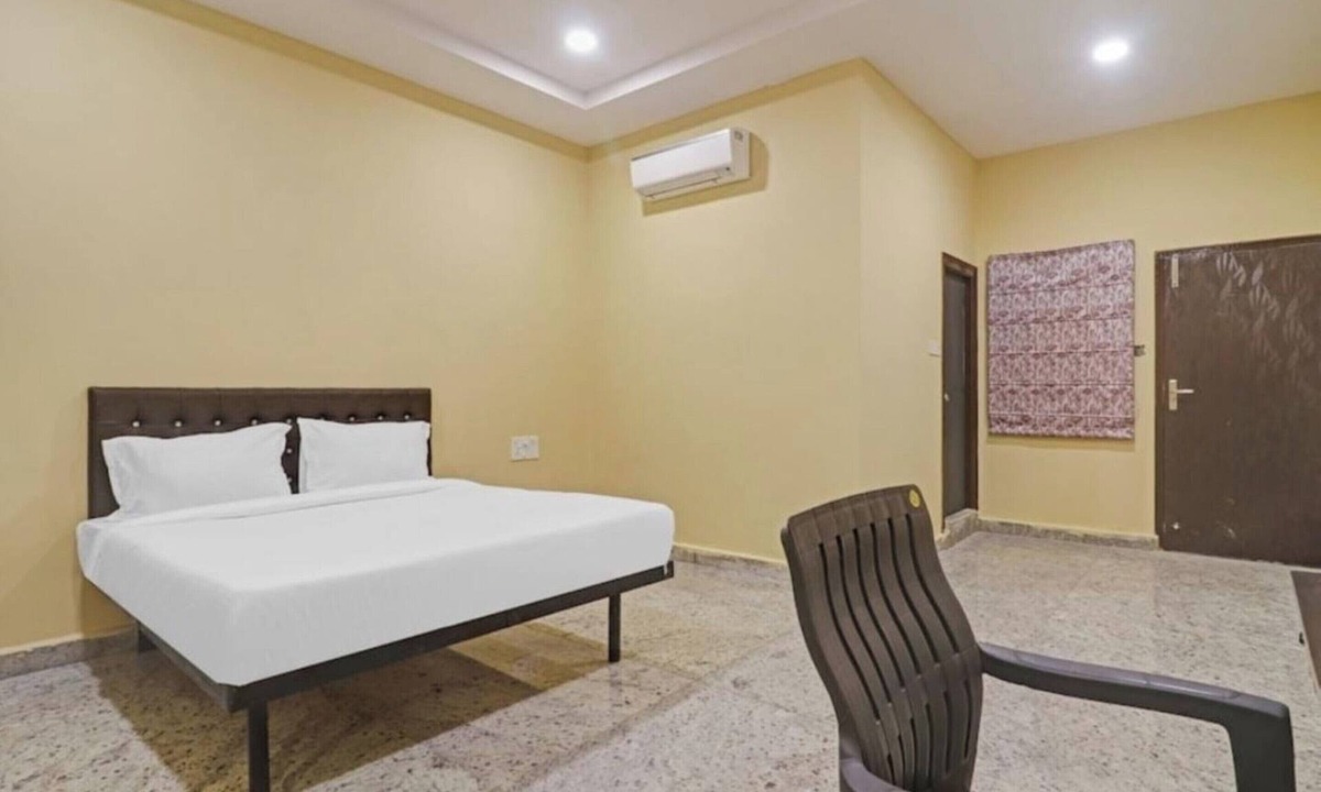 Bhadrak Hotel | Goroomgo Ganesh Plaza bhadrak