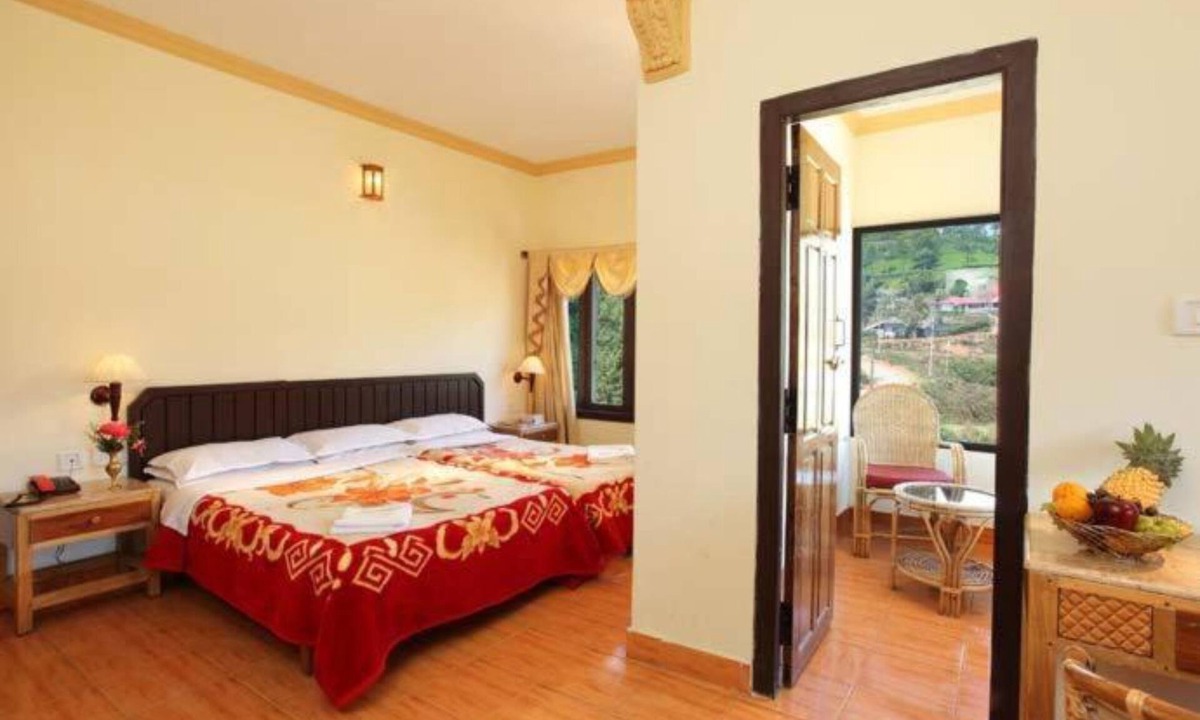 Moolakadai Hotel | Goroomgo Poopada Resort Kerala