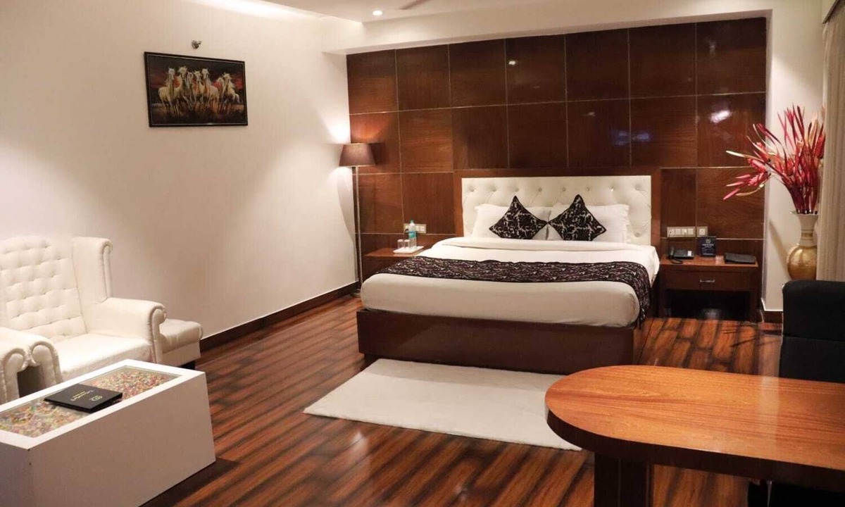 Kanpur Hotel | Grand Geet Hotel