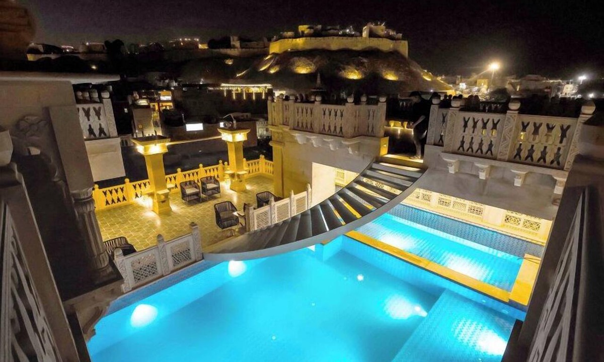Amar Sagar Pol Hotel | Gulaab Haveli