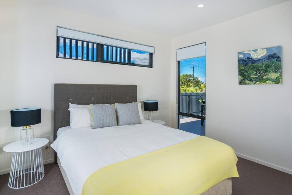 Bulimba Apartment | H6B - Round About Bulimba