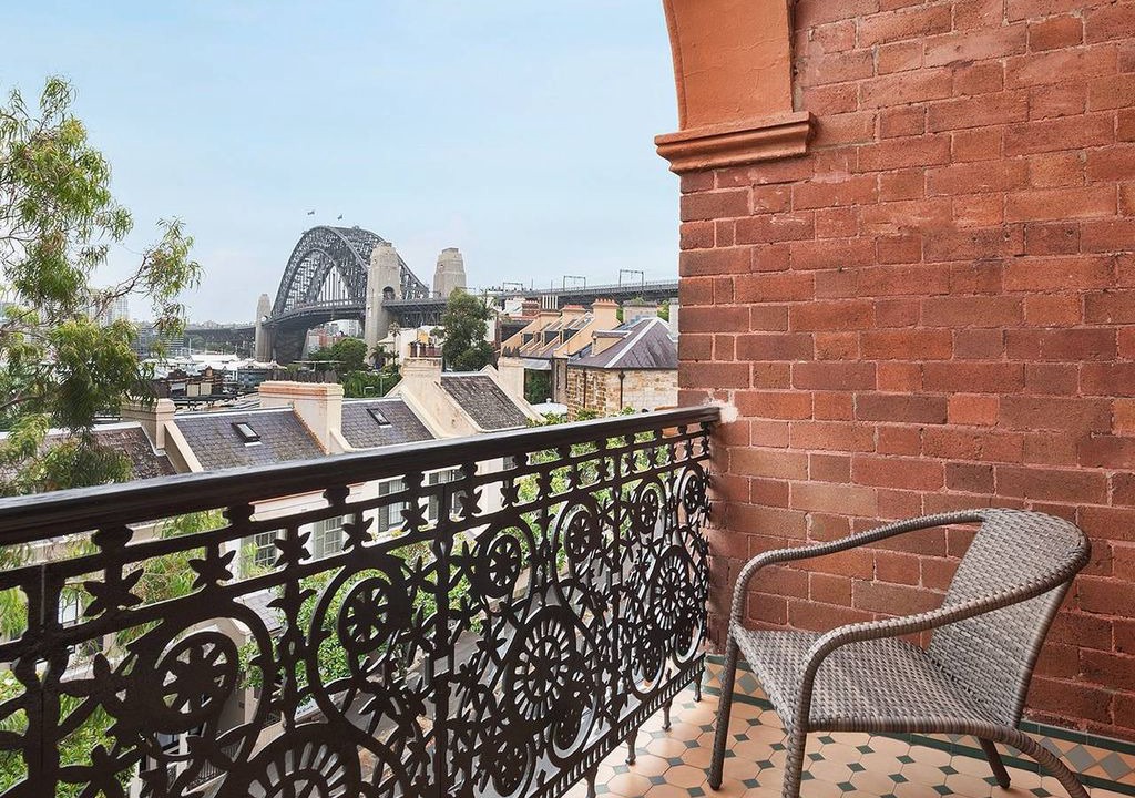 Millers Point Apartment | Harbour View on Windmill St, Apt. 3