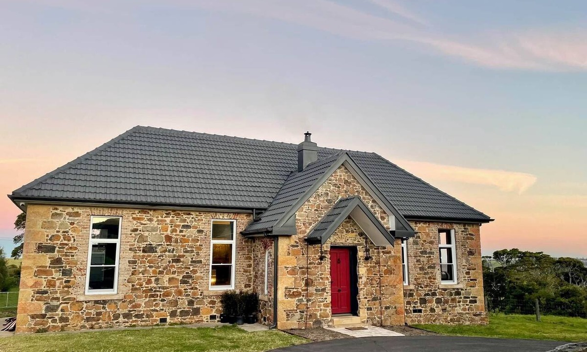 Gerringong House | Heritage 1860s Schoolhouse with Ocean & Rural Views - Dog Friendly.