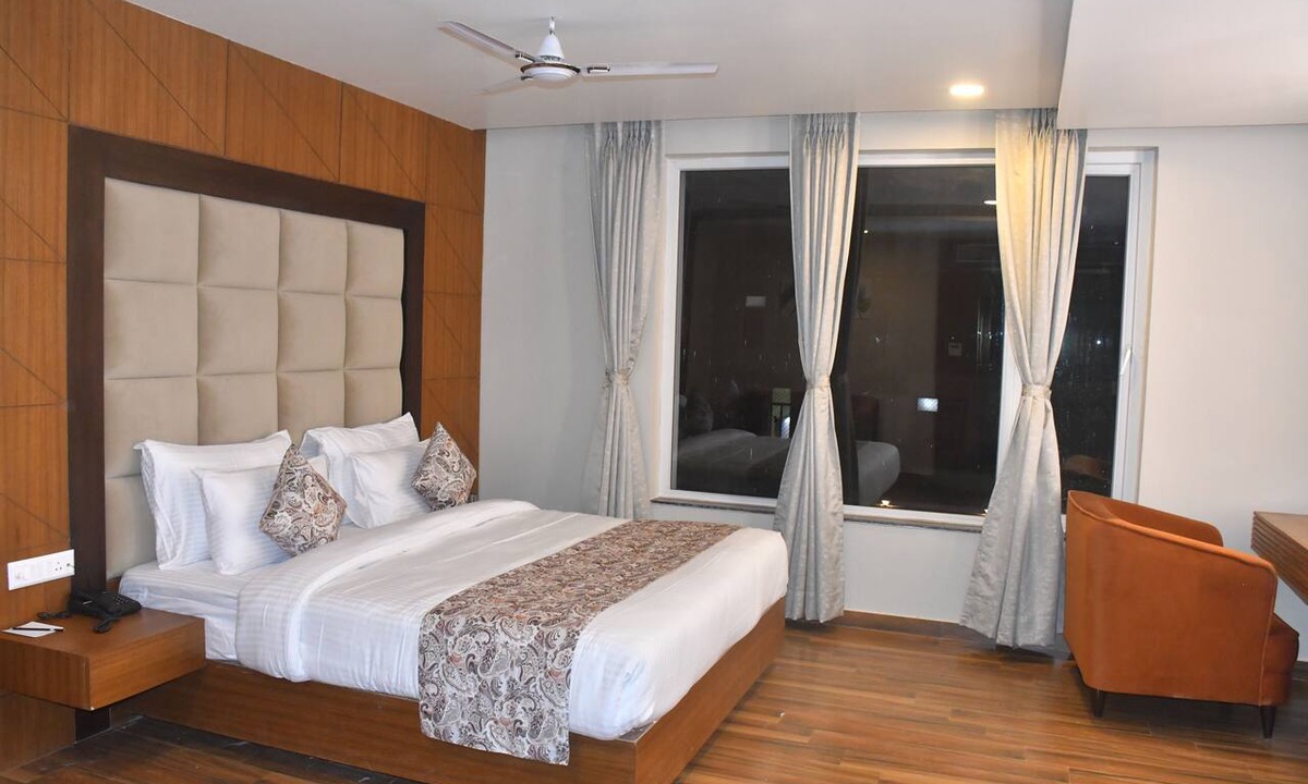 Sarnath Hotel | HHW BUDDHA LINEAGE
