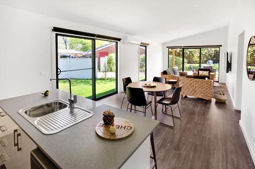 Bright House | Highland Valley Cottage 2