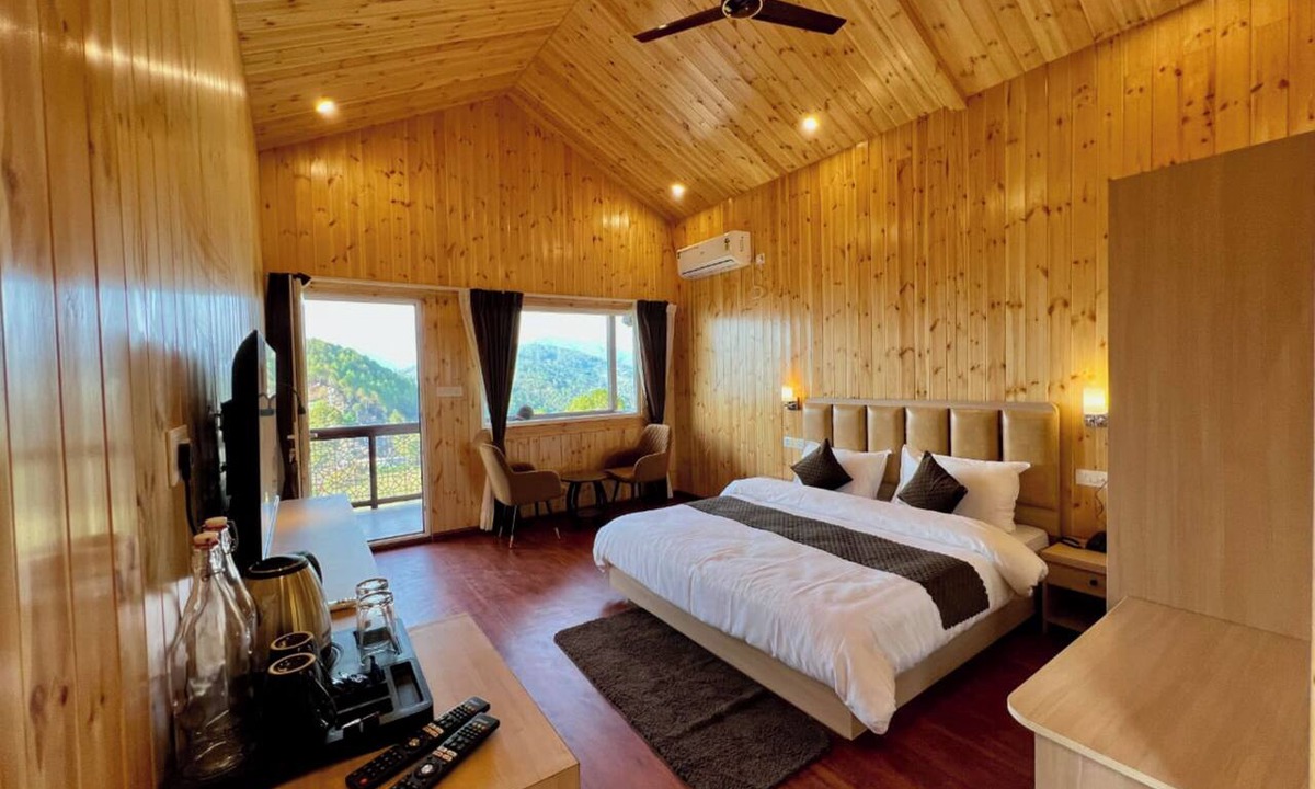 Lansdowne Hotel | Hilltop Haven Hotel And Resort