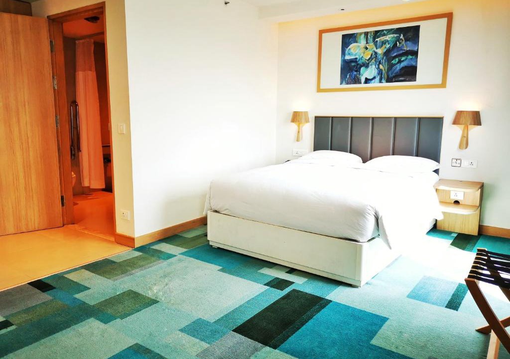 Gandhi Nagar Hotel | Holiday Inn Bengaluru Racecourse by IHG