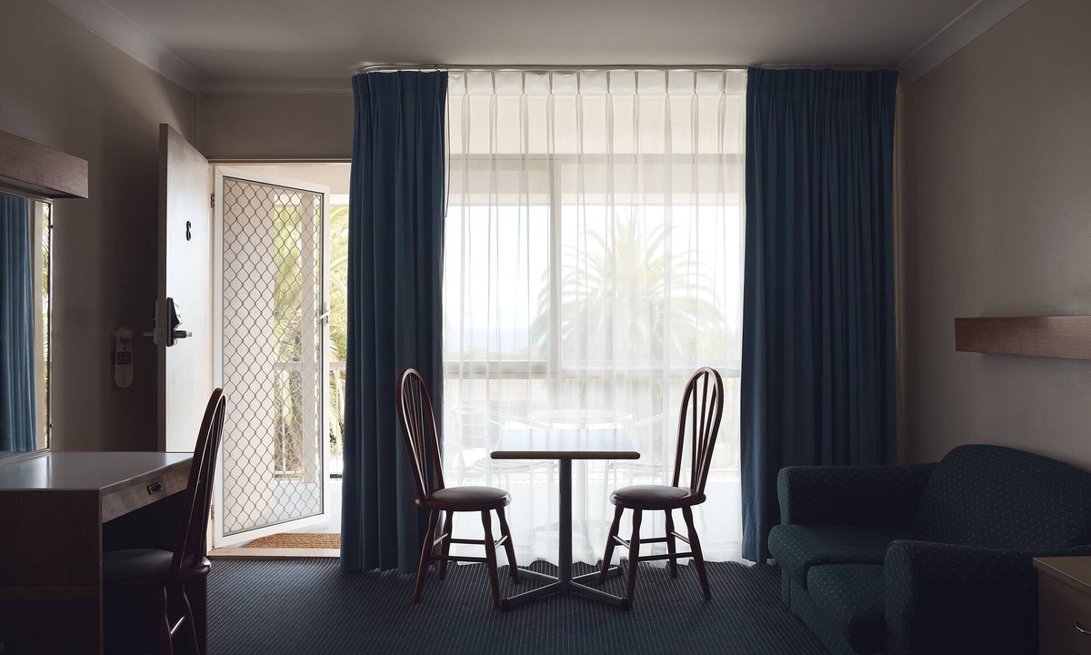 Narooma Hotel | Holiday Lodge Motor Inn